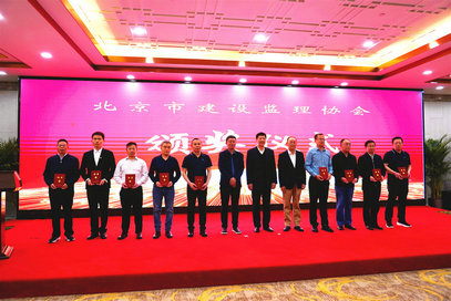 凝心聚力相信光 同向而行新希望